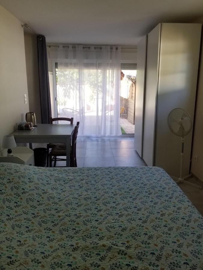 Bed and Breakfast Les Lauriers Espondeilhan Esterno foto